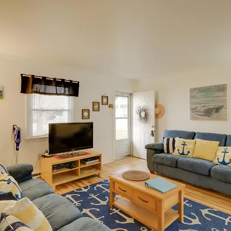 The English Condo Rental W And Beach And Bay Access!
