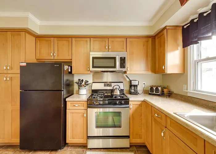 Walk To Bay & Ocean Beach! 'english Condo' *